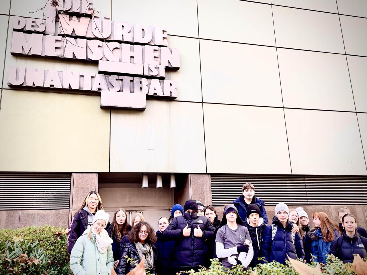 Im Rahmen des Politik und Wirtschaft-Unterrichts besuchte die 8. Klasse des Erasmus Gymnasiums das Amtsgericht Frankfurt