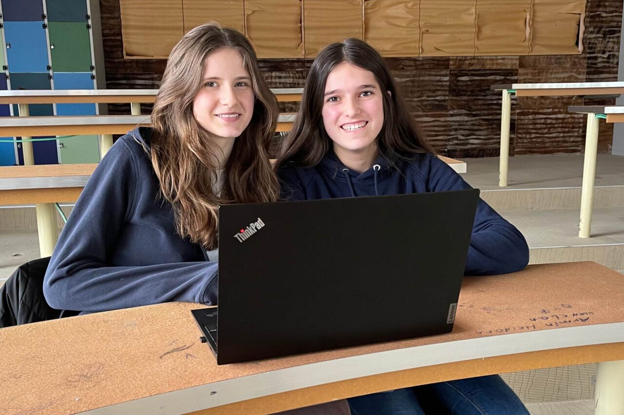 Zwei der 9 Klässler:innen des Erasmus Gymnasiums absolvierten ein Erasmus+ Online-Seminar