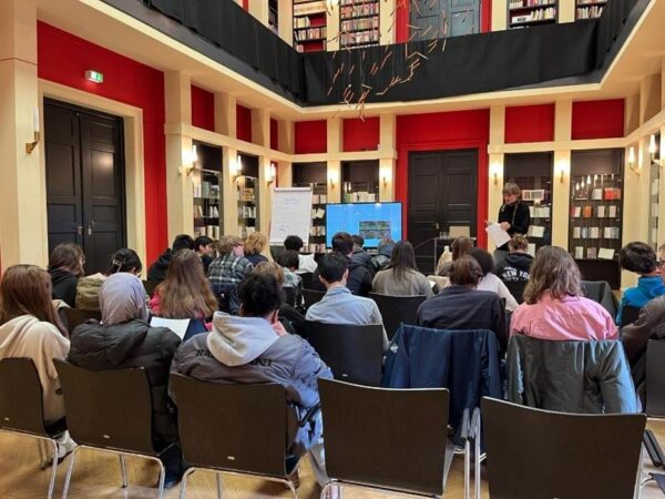 Die E-Phase des Erasmus Gymnasiums besuchte einen Workshop im Literaturhaus