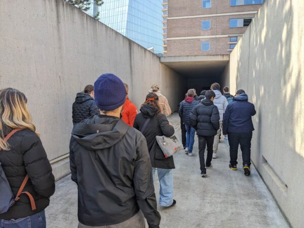 Das Jüdische Museum Frankfurt veranstaltete für die Zehntklässler:innen des Erasmus Gymnasiums einen Workshop zum Thema Deportationen aus Frankfurt 1941-1945