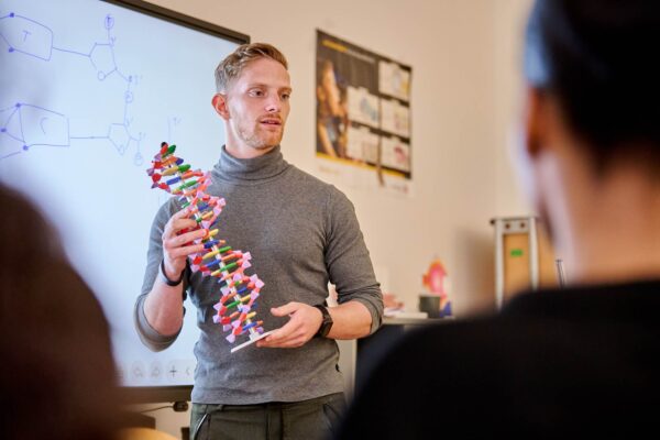 Lehrer am unterrichten