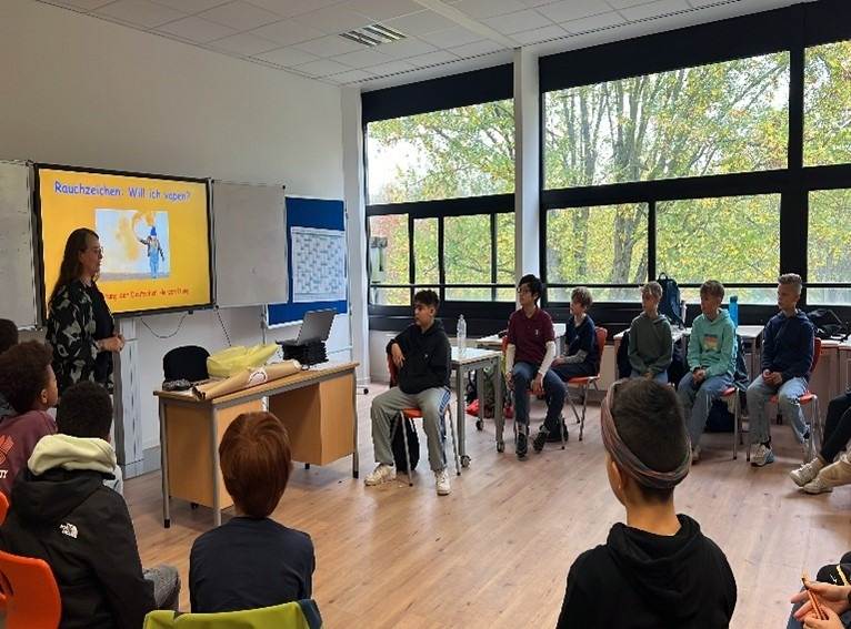 Workshop für die 6. Klasse zum Thema Vapen und Rauchen am Erasmus Gymnasium