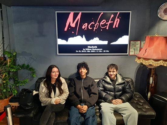 Q3 English LK sees MacBeth