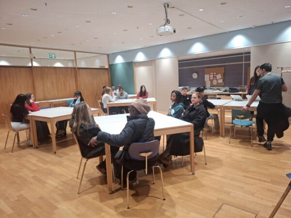 9. Jahrgang im Kommunikationszentrum