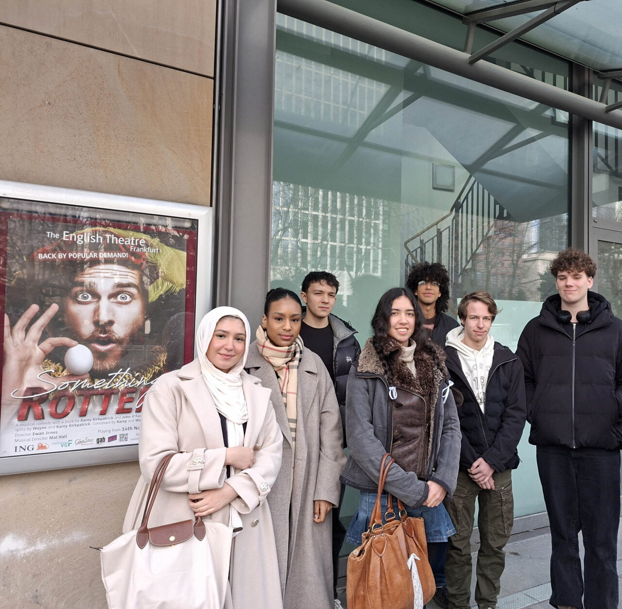 Q2 and Q4 students visiting English Theatre: "Something rotten this way comes"